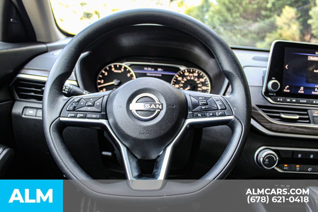 Used 2025 Nissan Altima 2.5 SV FWD image 22