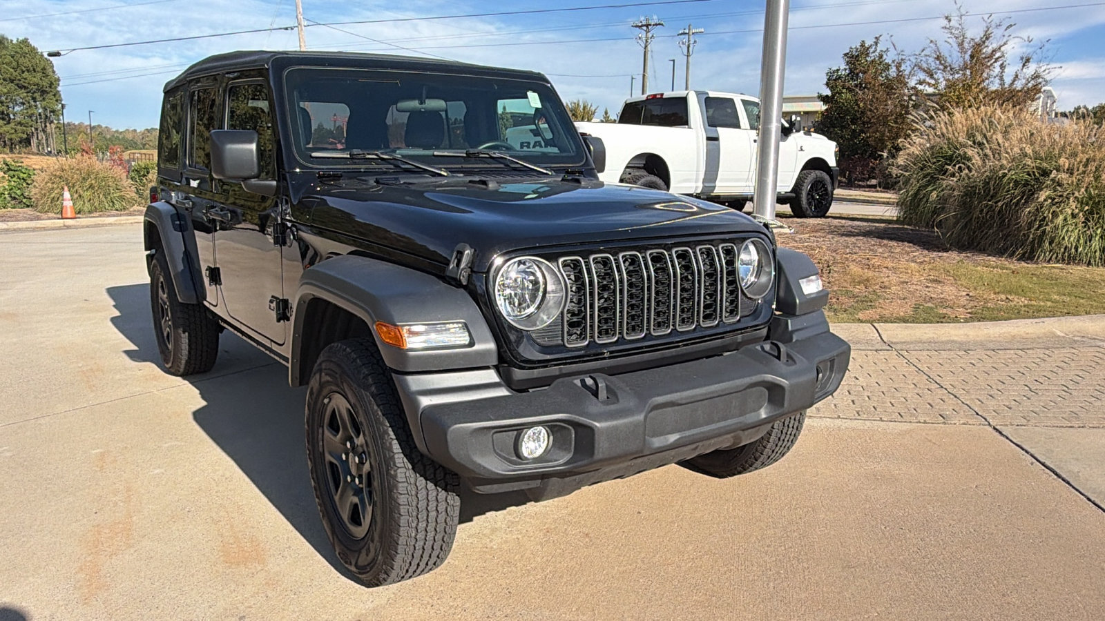 Used 2025 Jeep Wrangler Unlimited Sport AWD/4WD image 5