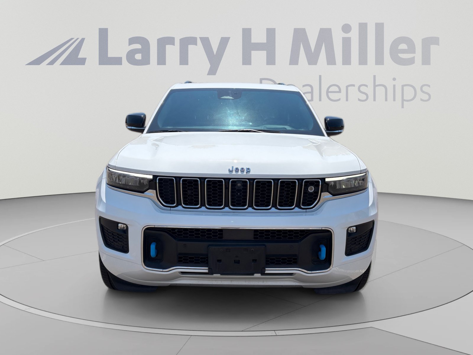 Used 2023 Jeep Grand Cherokee Overland w/ Advanced Protech Group III AWD/4WD image 9
