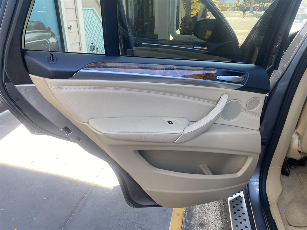 Used 2011 BMW X5 xDrive50i w/ Technology Pkg image 10