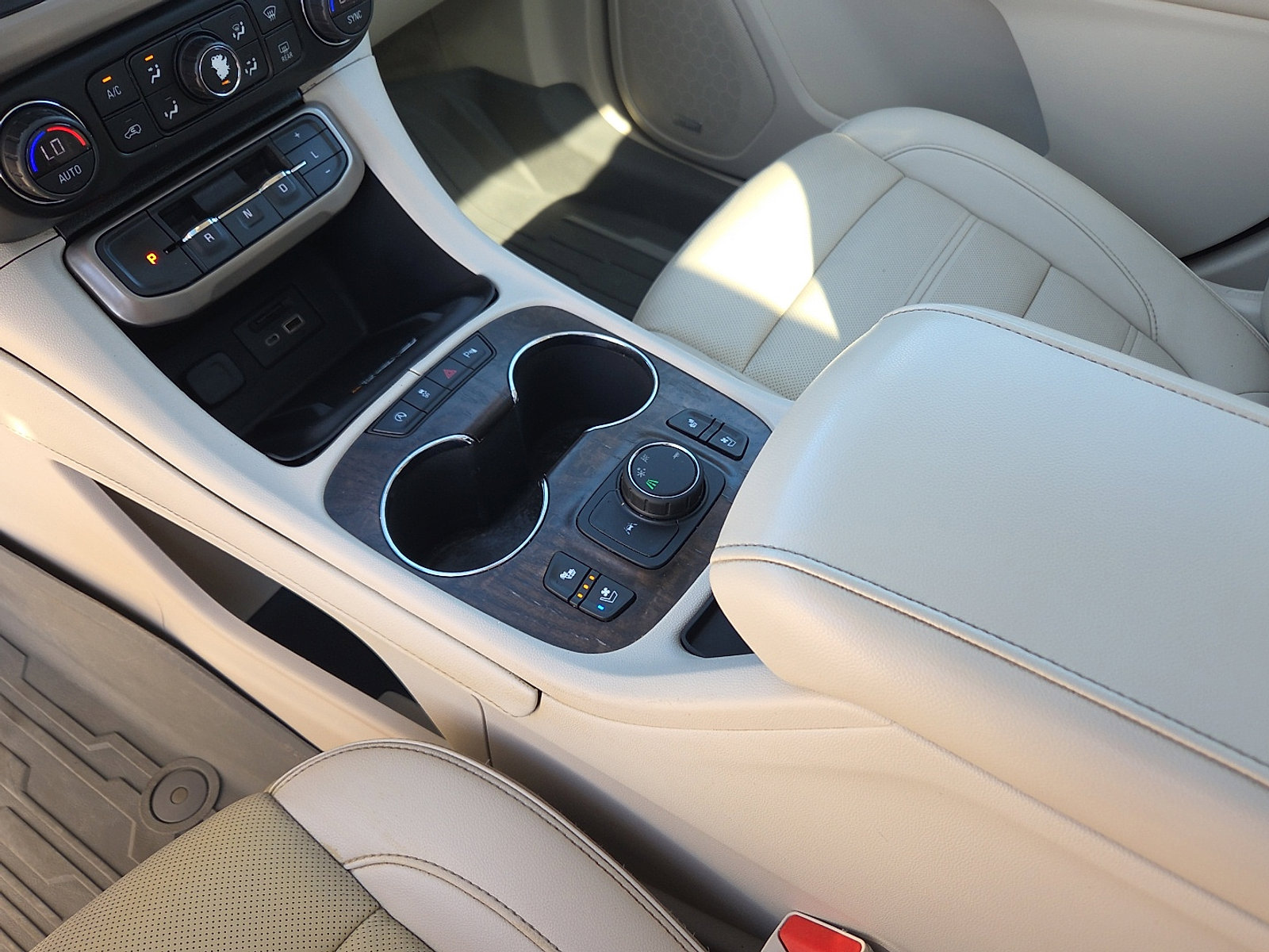 Used 2022 GMC Acadia Denali w/ Denali Ultimate Package image 20