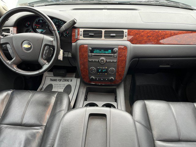 Used 2009 Chevrolet Suburban 2500 LT w/ Luxury Package image 24