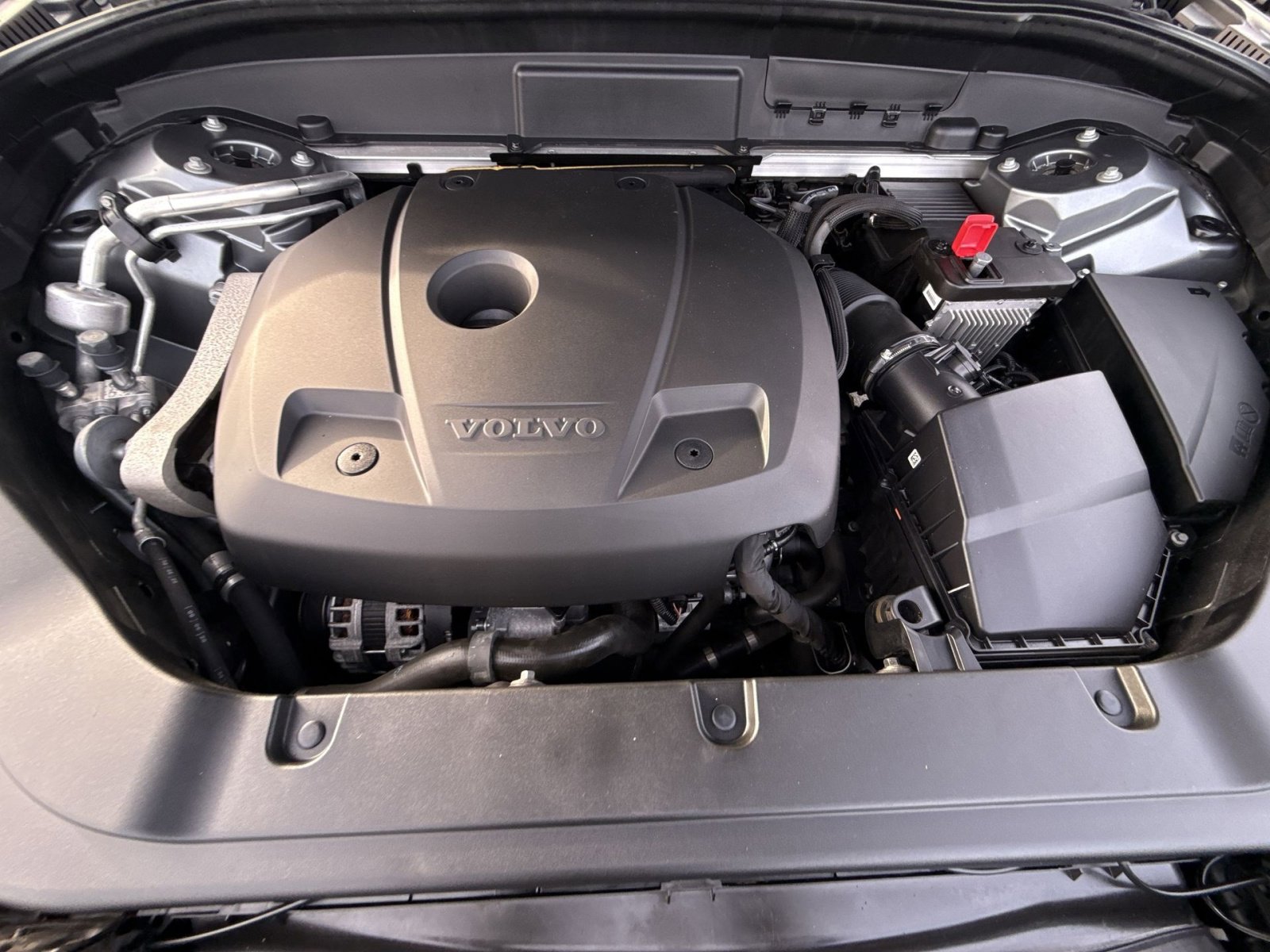 Used 2021 Volvo XC60 T5 Momentum image 27