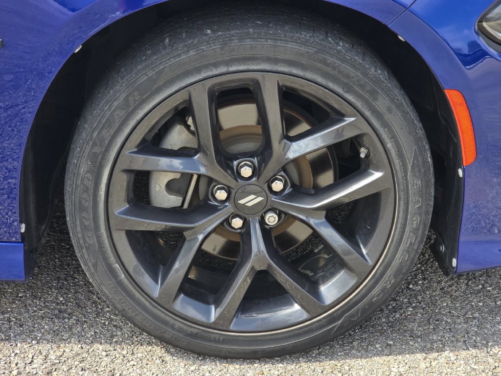 Used 2022 Dodge Charger R/T w/ Plus Group RWD image 9