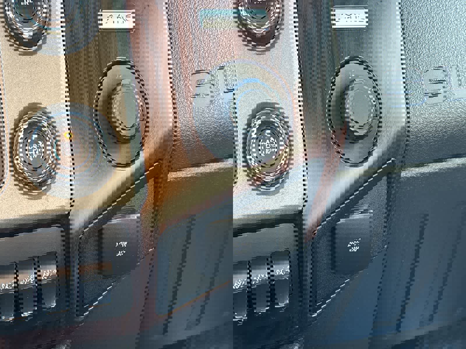 Used 2016 Ford F250 Lariat w/ Lariat Ultimate Package image 25