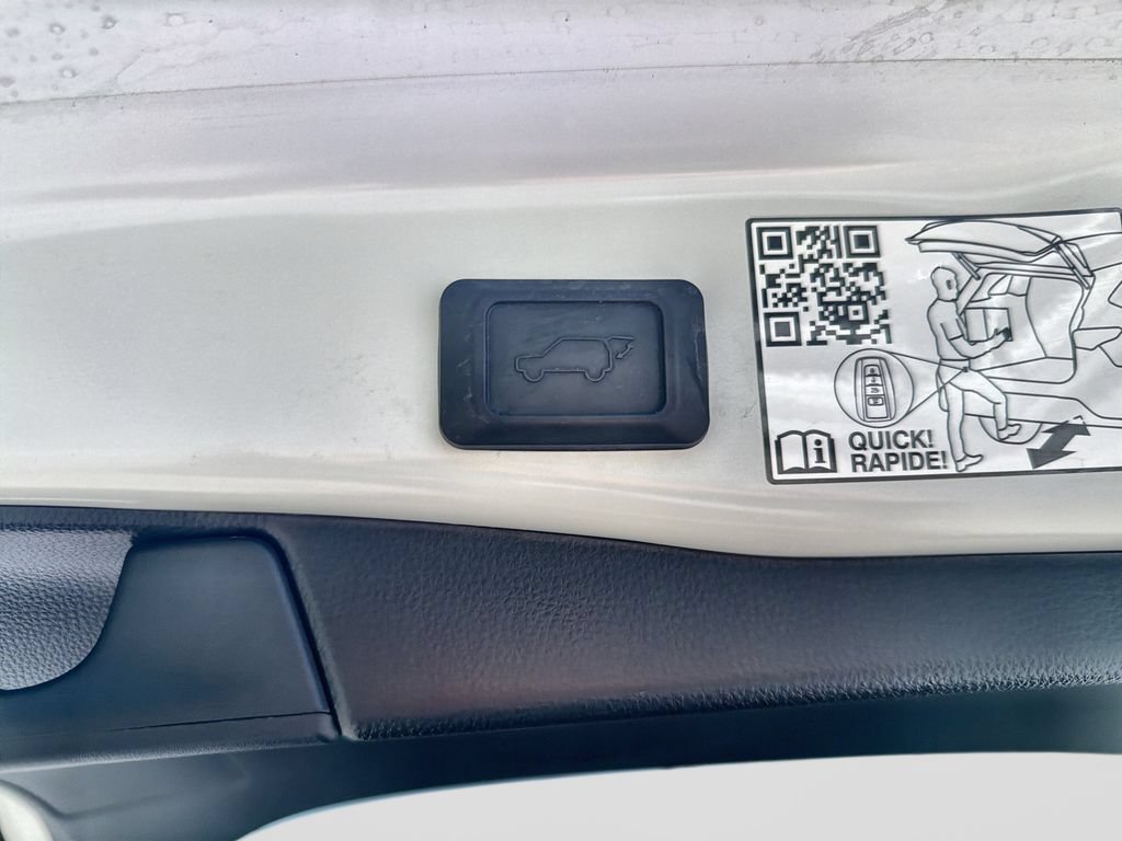 Used 2023 Toyota RAV4 XSE AWD/4WD image 36