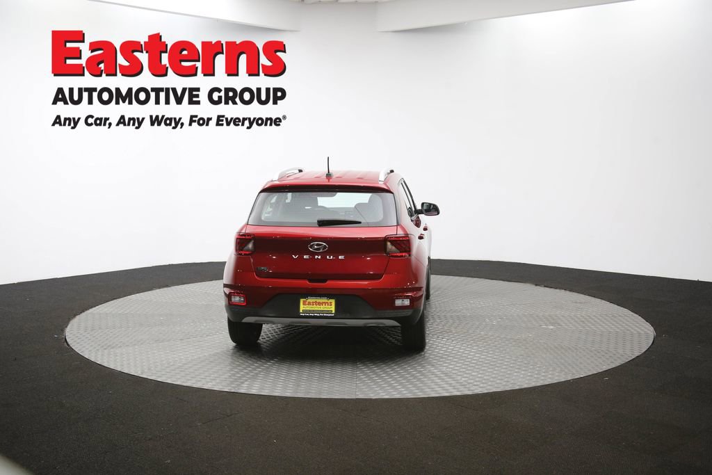 Used 2024 Hyundai Venue SEL image 38