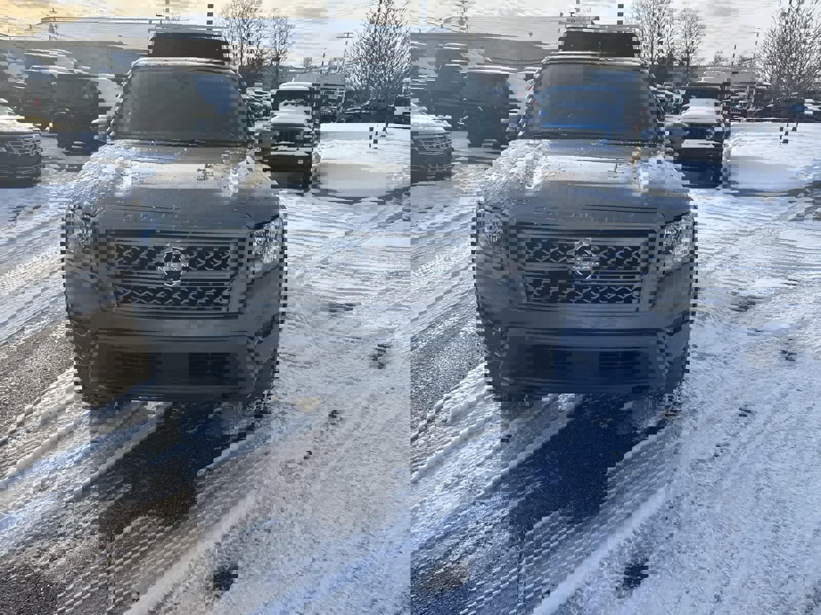 Used 2024 Nissan Frontier SV image 4