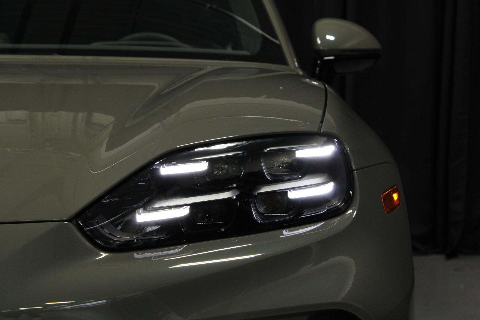 New 2026 Porsche Cayenne Electric Coupe AWD/4WD image 13