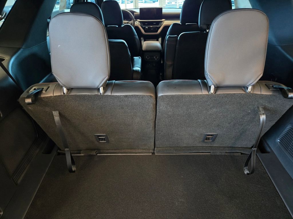 New 2026 Ford Explorer ST-Line w/ ST-Line Street Pack image 13