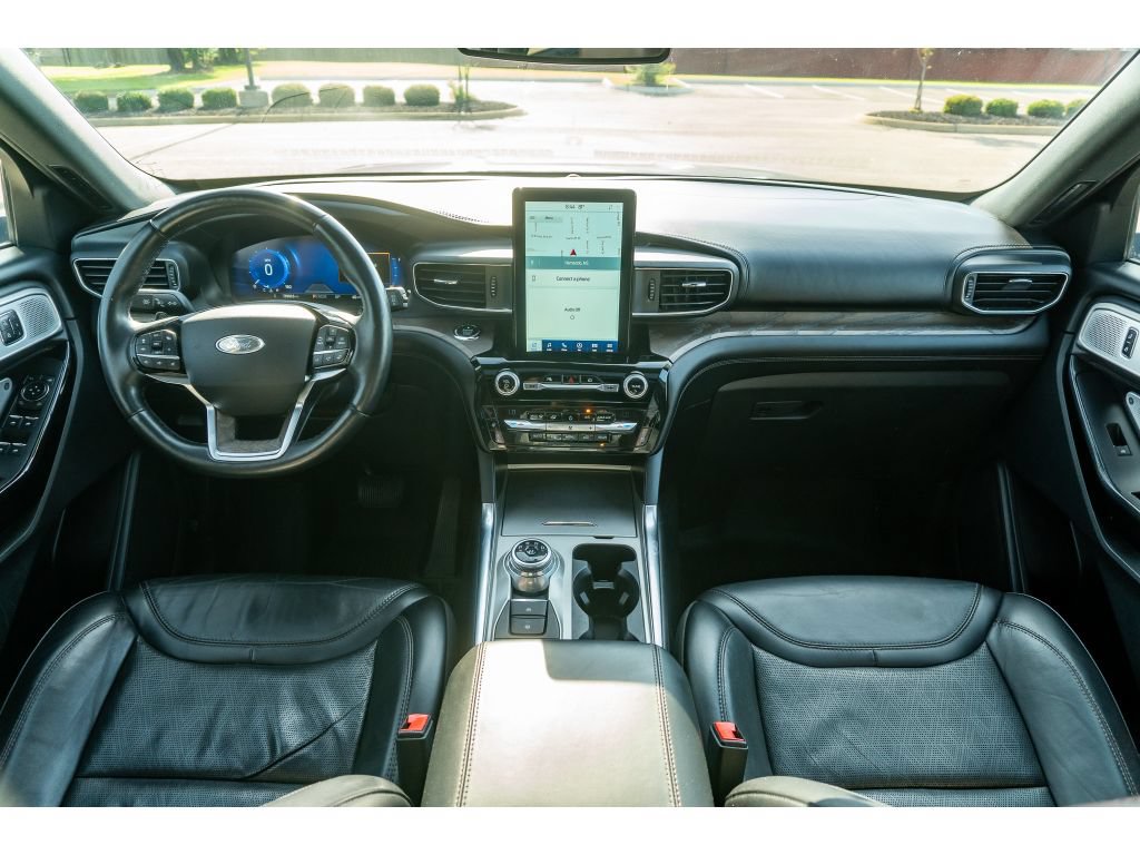 Used 2021 Ford Explorer Platinum w/ Equipment Group 601A AWD/4WD image 22