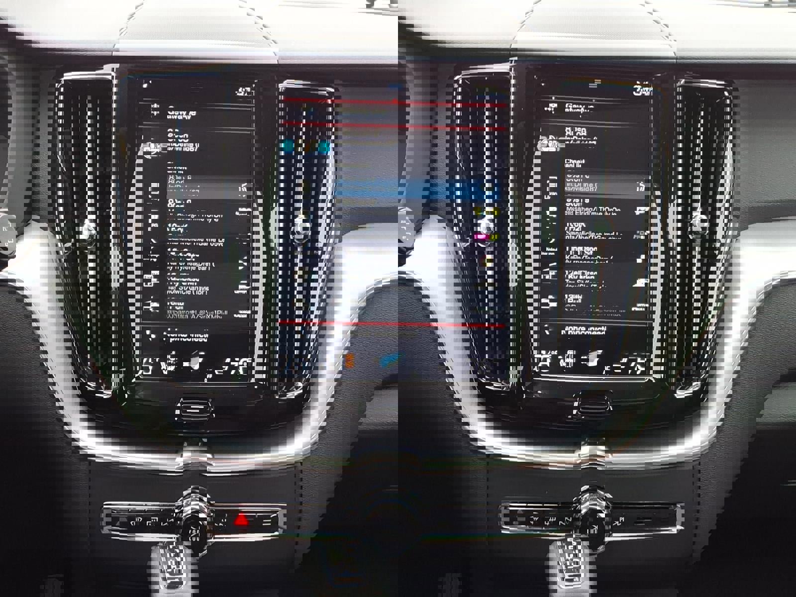 Used 2019 Volvo XC60 T5 Momentum w/ Premium Package image 12