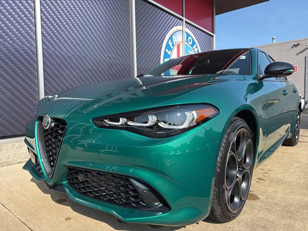 New 2025 Alfa Romeo Giulia AWD w/ Driving Assist Package image 9