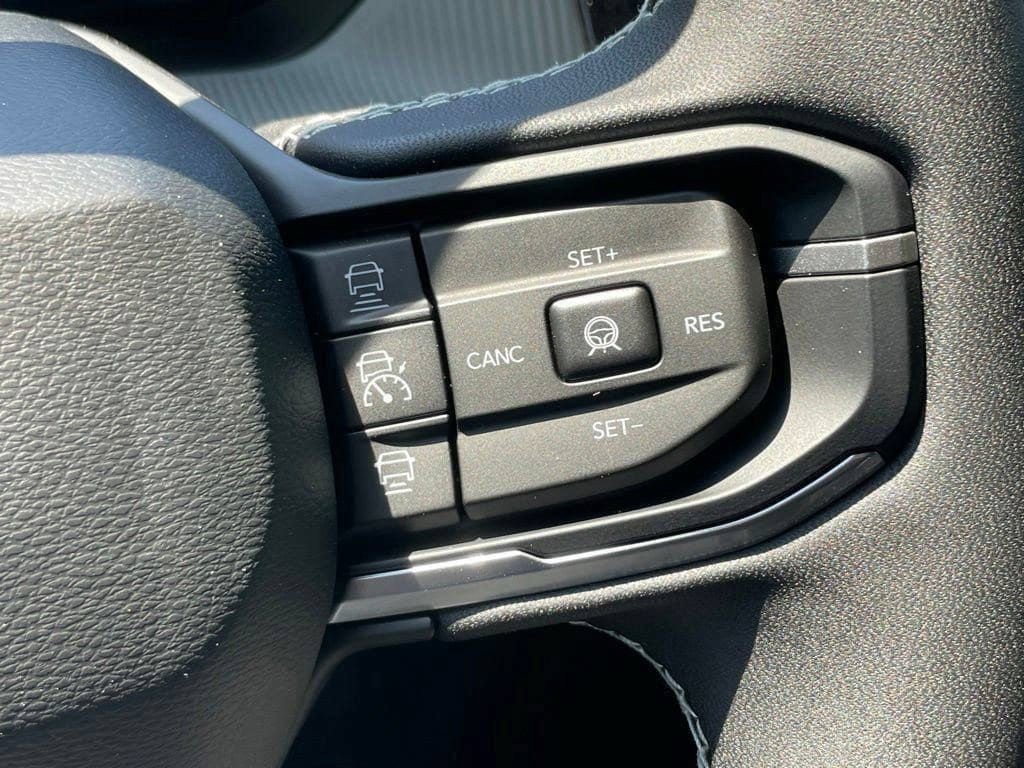 New 2026 Jeep Cherokee Limited AWD/4WD image 18