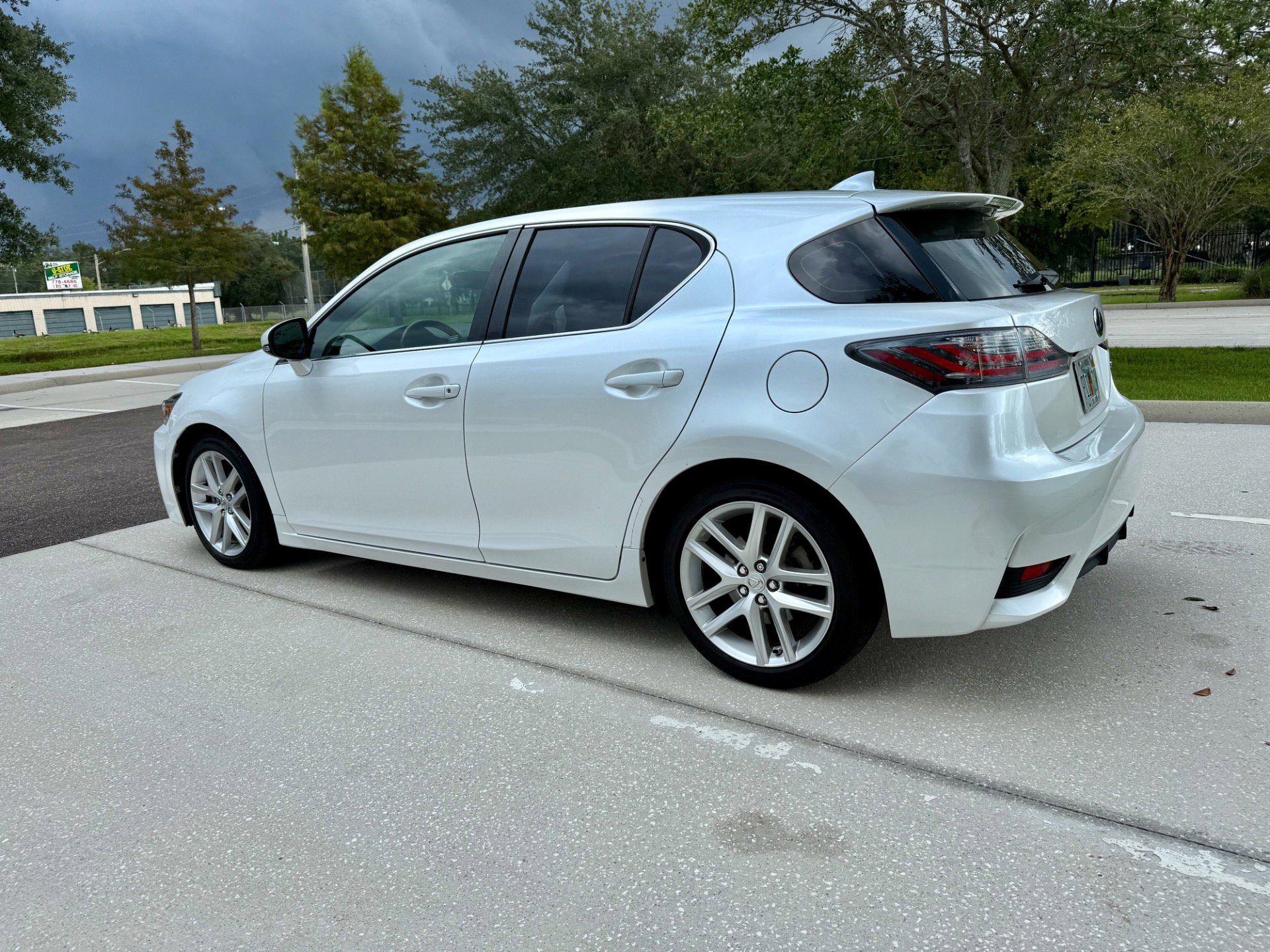 Used 2016 Lexus CT 200h image 5