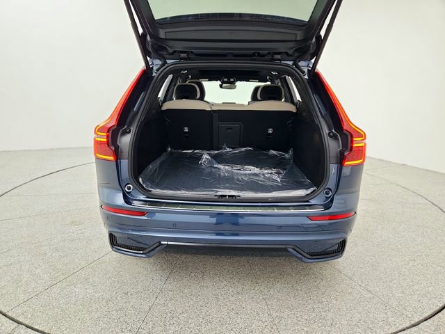 New 2026 Volvo XC60 B5 Plus w/ Climate Package image 15