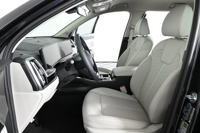 New 2025 Kia Sorento S image 18