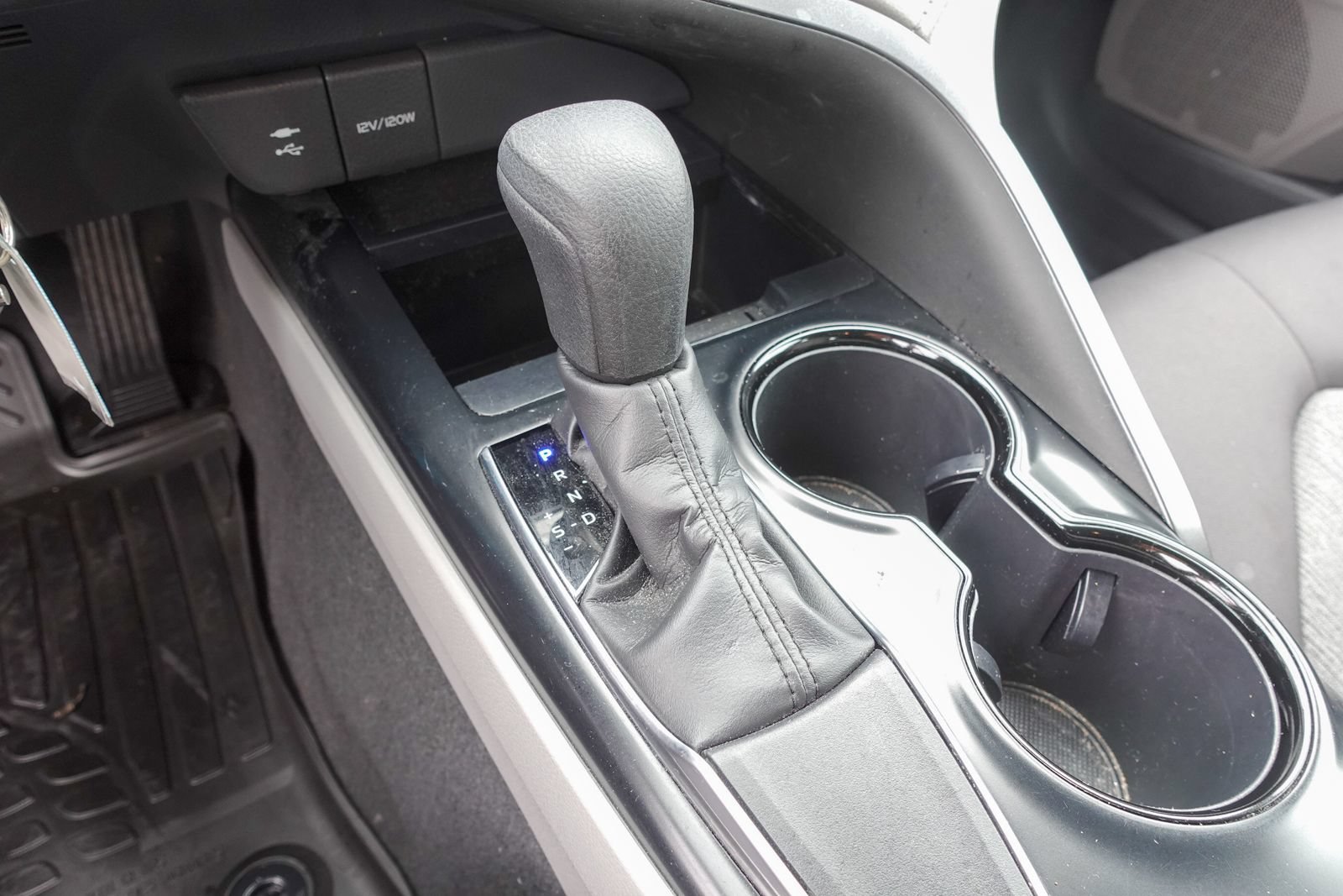 Used 2019 Toyota Camry LE FWD image 21