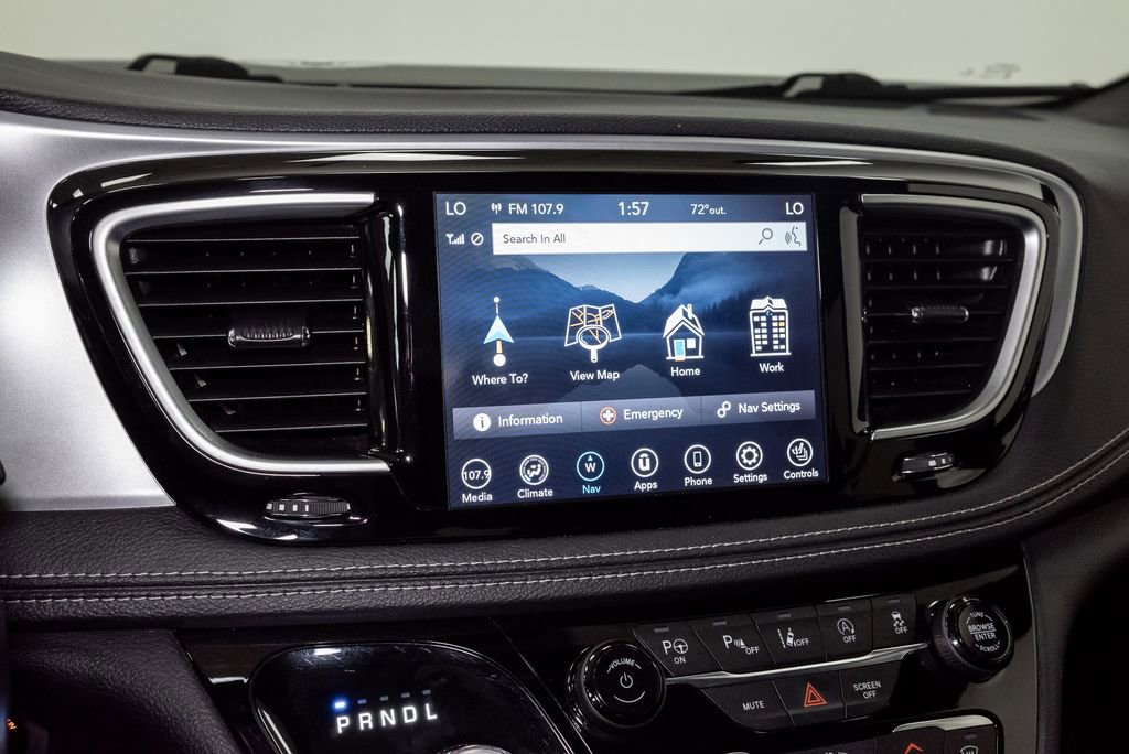 Used 2020 Chrysler Pacifica Limited FWD image 17