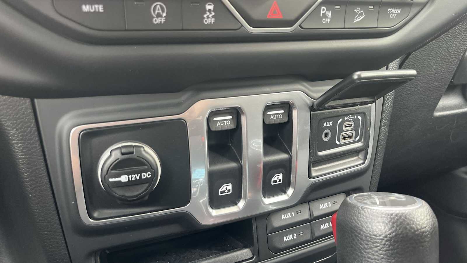 Used 2019 Jeep Wrangler Sport AWD/4WD image 40