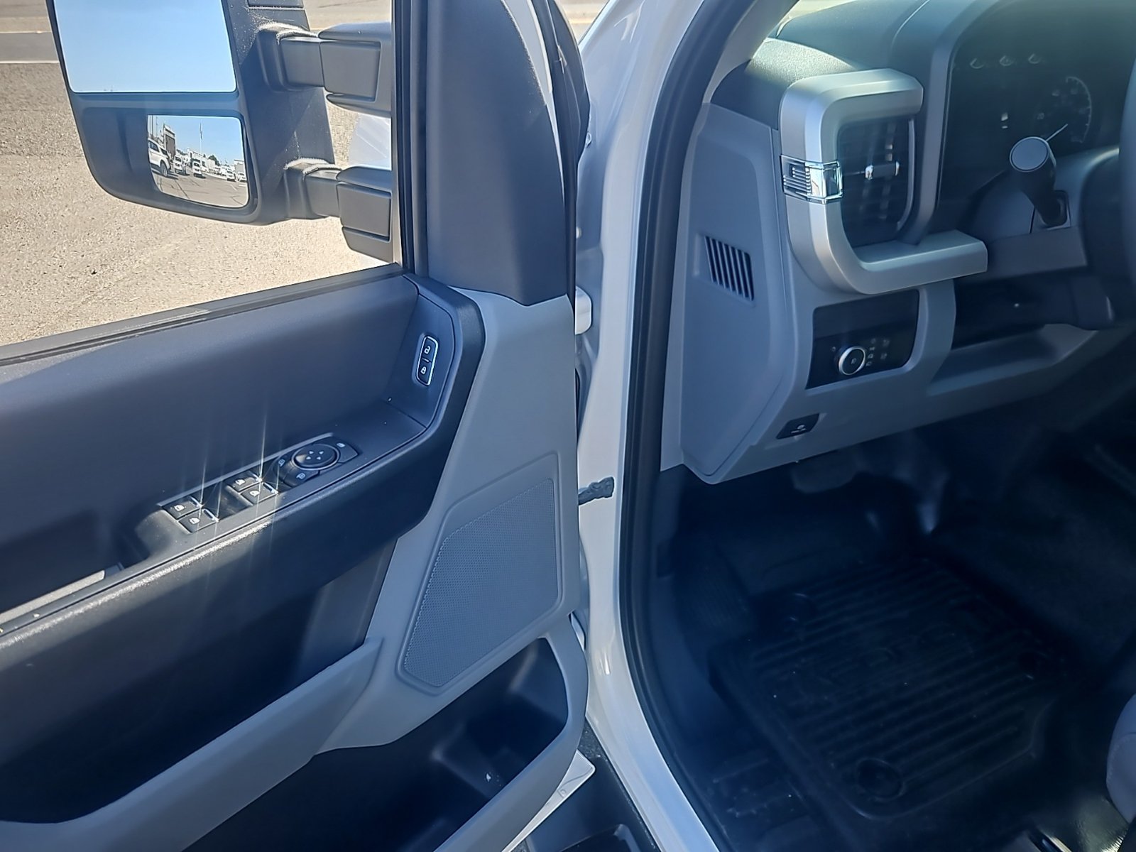 New 2026 Ford F350 XL w/ XL Chrome Package AWD/4WD image 11