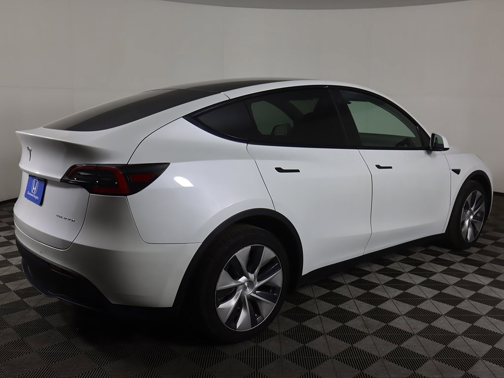Used 2021 Tesla Model Y Long Range image 10