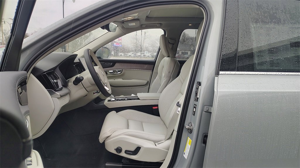 New 2026 Volvo XC90 T8 Ultra w/ Protection Package Premier image 7