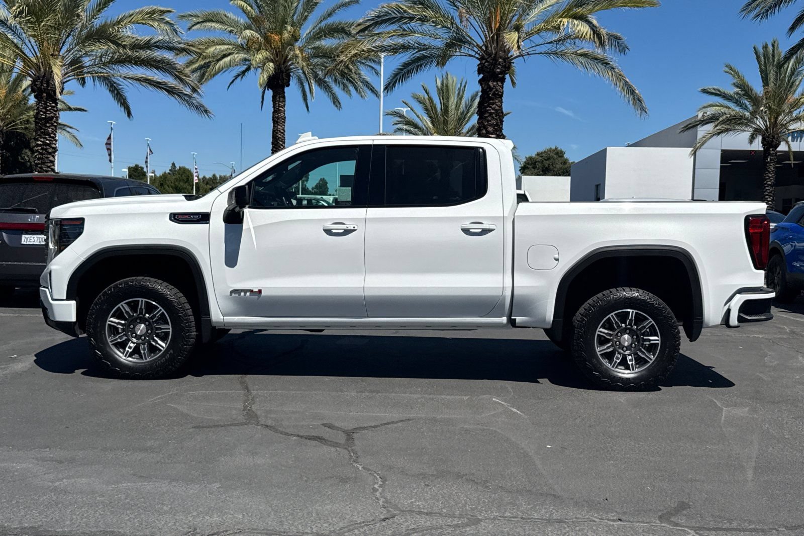 Used 2025 GMC Sierra 1500 AT4 AWD/4WD image 6