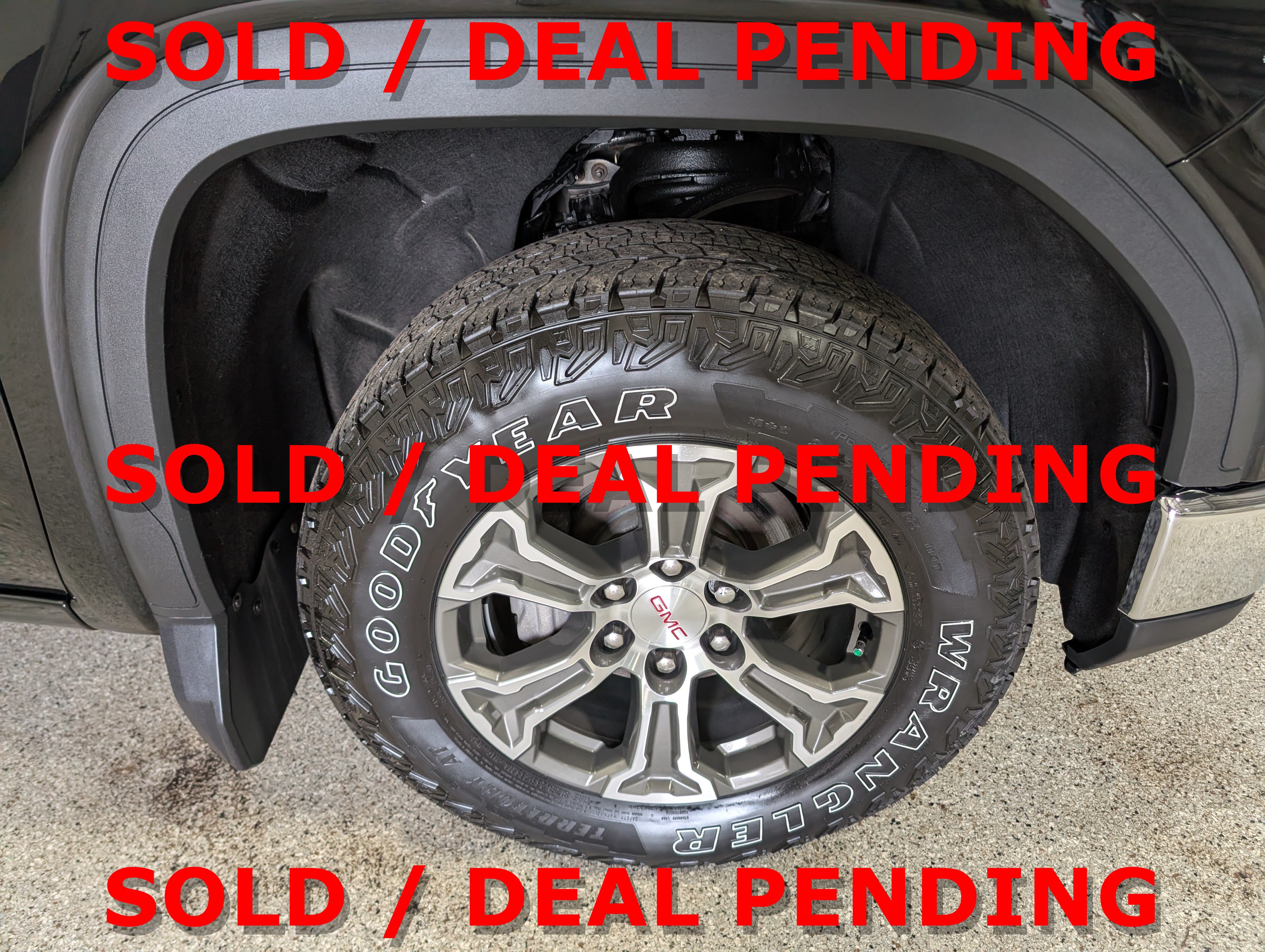 Used 2024 GMC Sierra 1500 SLE w/ Preferred Package AWD/4WD image 13