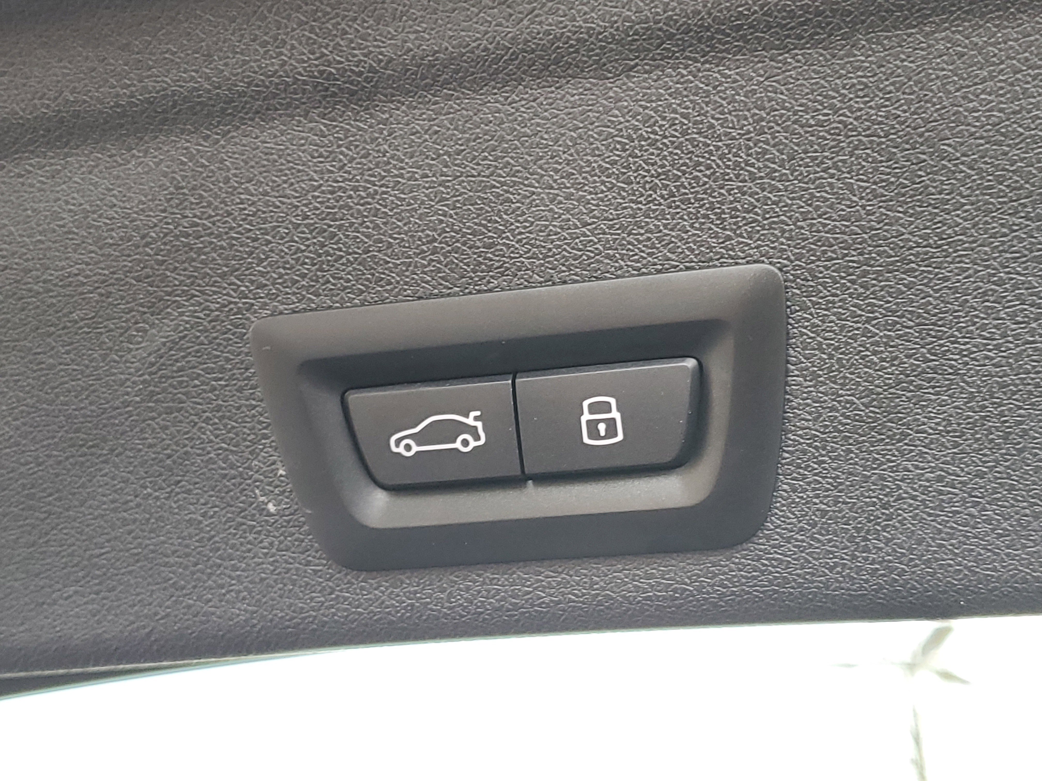 Certified 2024 BMW X6 xDrive40i w/ Parking Assistance Package image 28