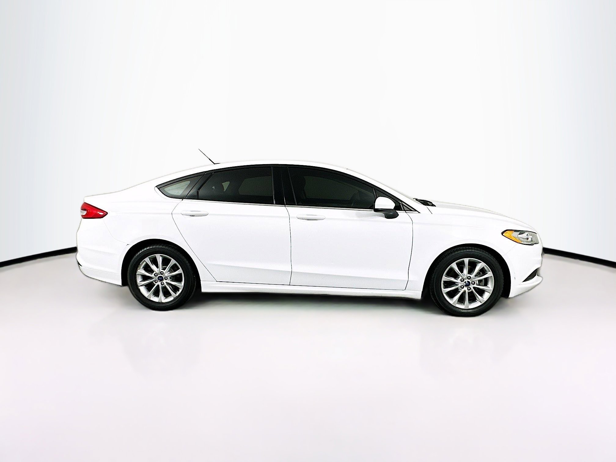 Used 2017 Ford Fusion SE image 10