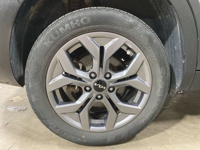 Used 2024 Kia Seltos LX AWD/4WD image 30