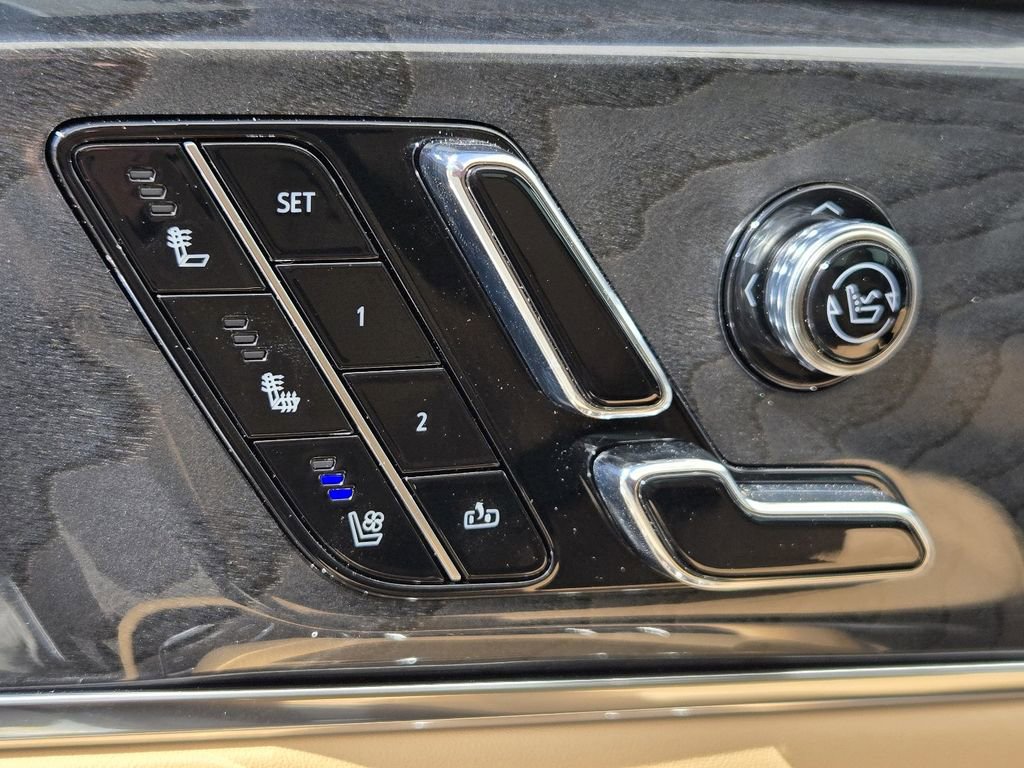 New 2025 Cadillac Escalade IQ Luxury 2 w/ LPO, Etrunk Organizer Package AWD/4WD image 19