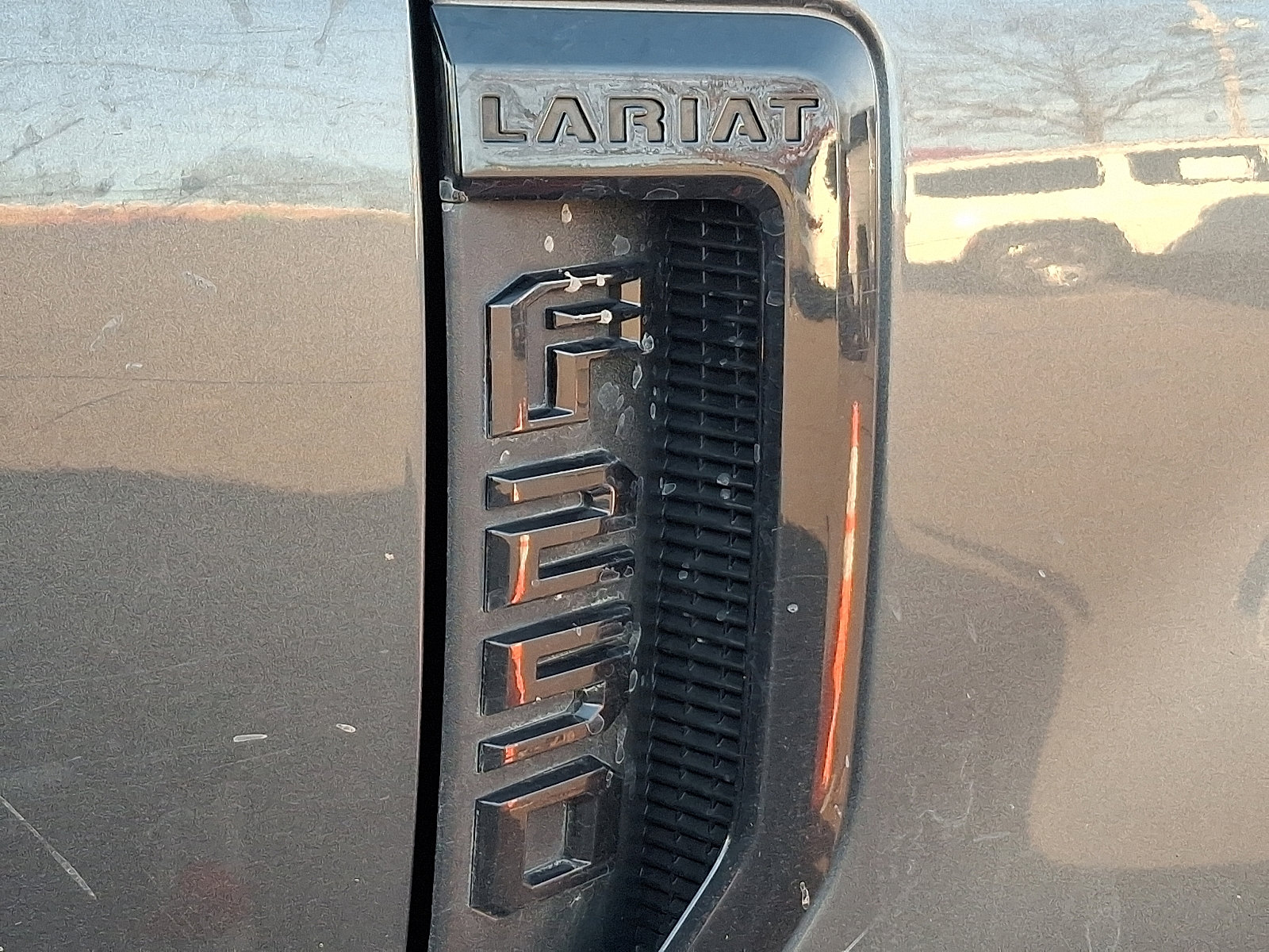 Used 2019 Ford F250 Lariat w/ Lariat Ultimate Package image 4