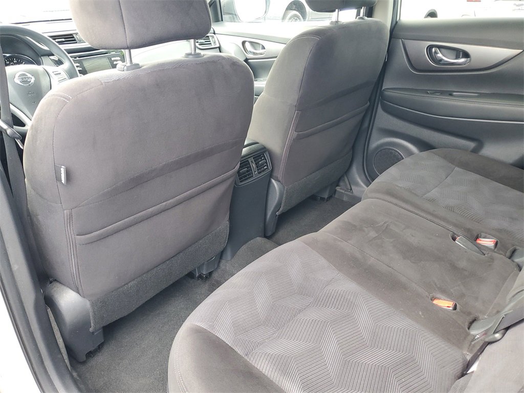 Used 2015 Nissan Rogue SV image 12