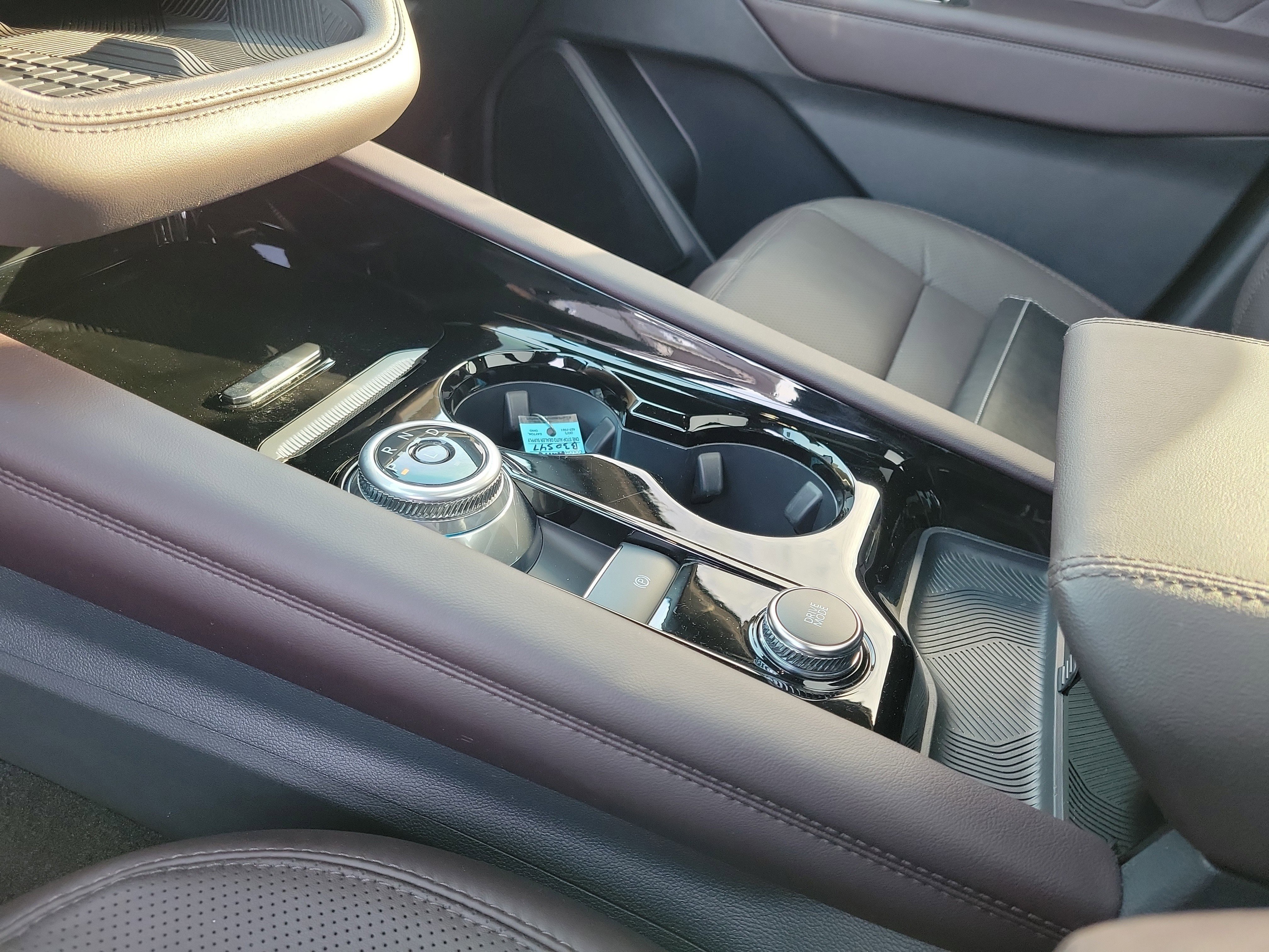 Used 2025 Ford Explorer Platinum w/ Ultimate Package image 29