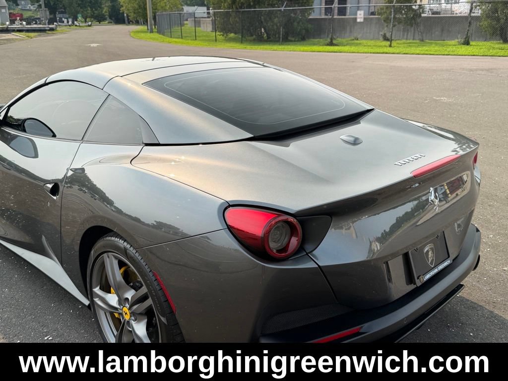 Used 2019 Ferrari Portofino RWD image 13