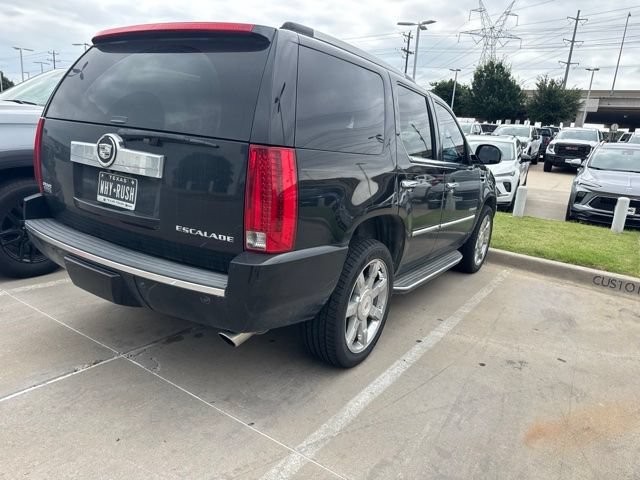 Used 2011 Cadillac Escalade Luxury AWD/4WD image 4