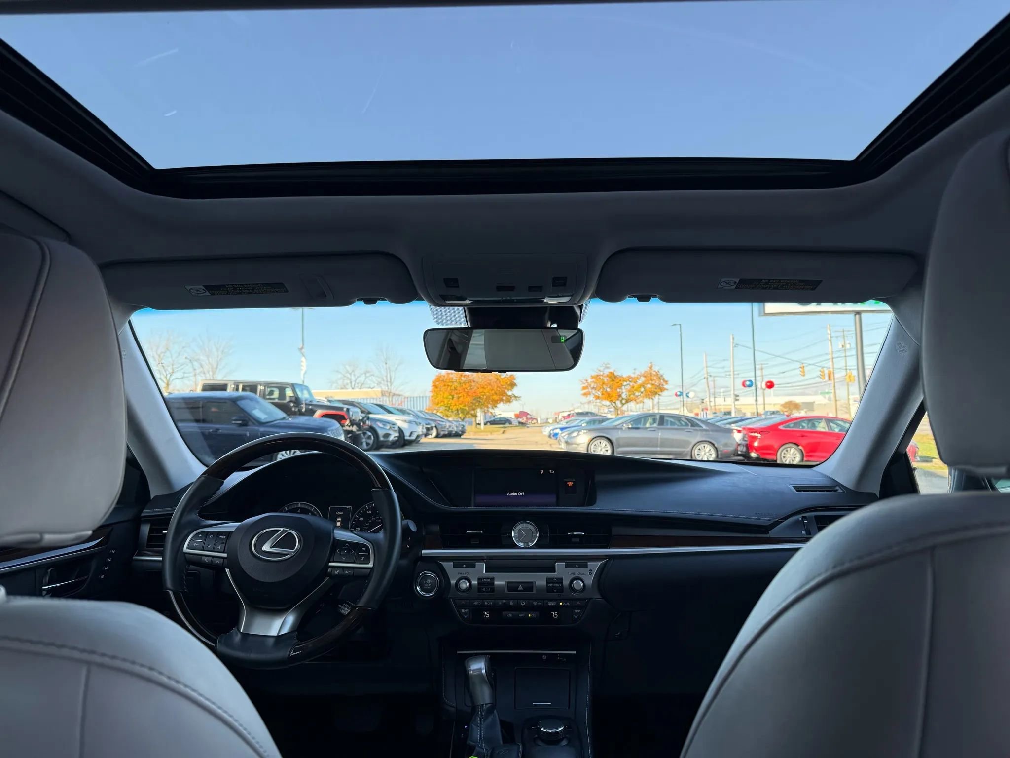 Used 2018 Lexus ES 350 w/ Premier Package image 27