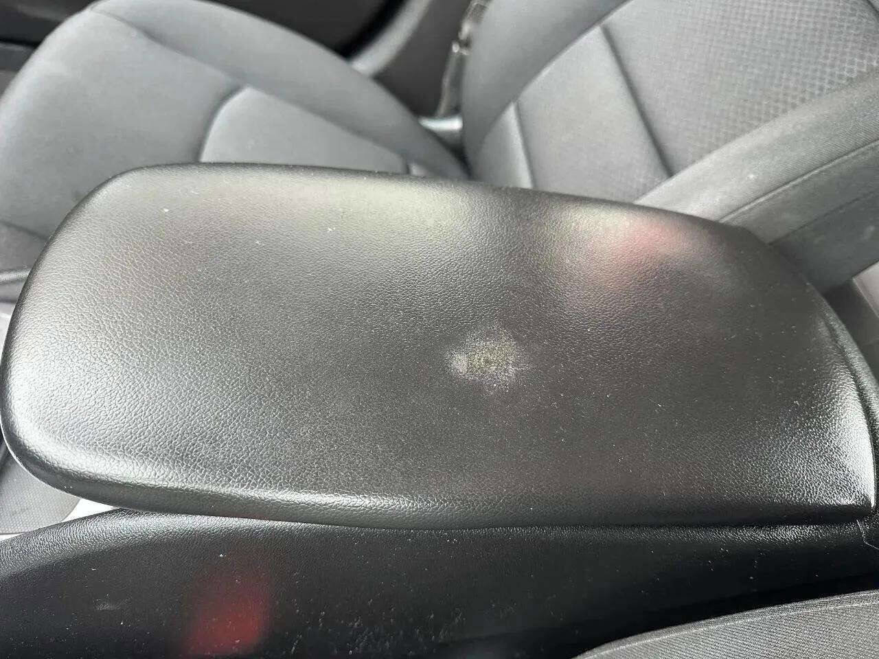 Used 2019 Chevrolet Malibu RS image 28