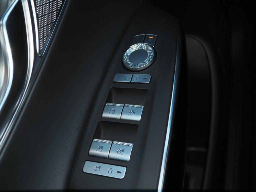 Used 2025 Genesis GV70 2.5T image 29