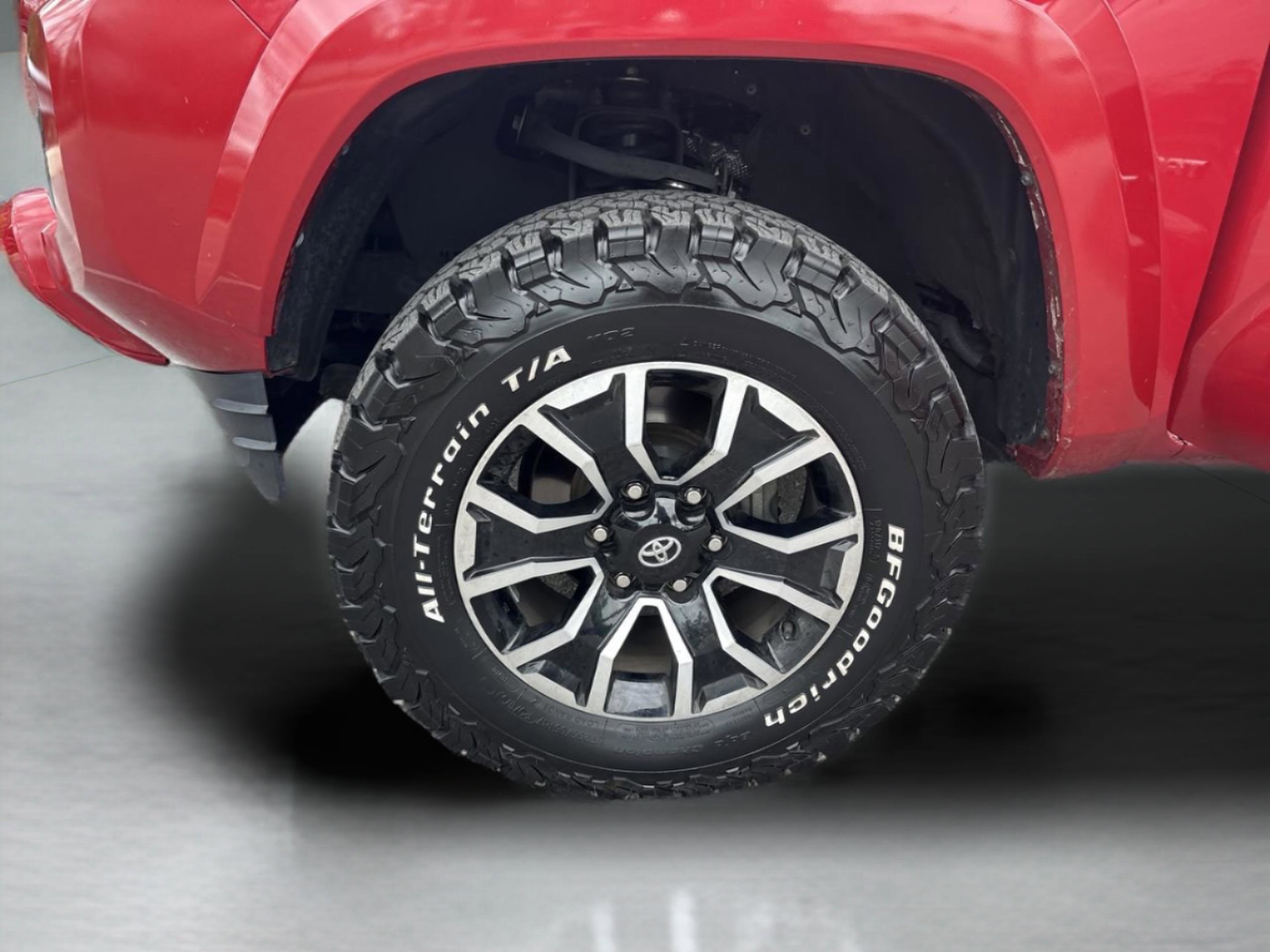 Used 2021 Toyota Tacoma TRD Sport image 14