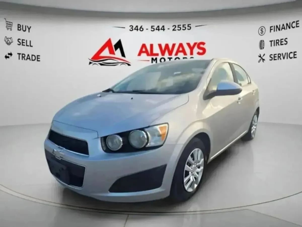 Used 2013 Chevrolet Sonic LS FWD image 3