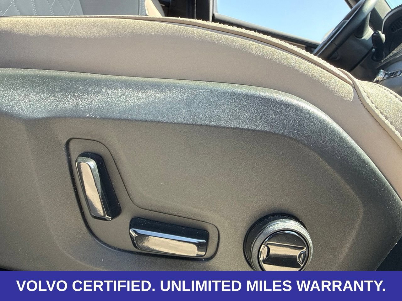Certified 2026 Volvo XC90 B6 Plus AWD/4WD image 13