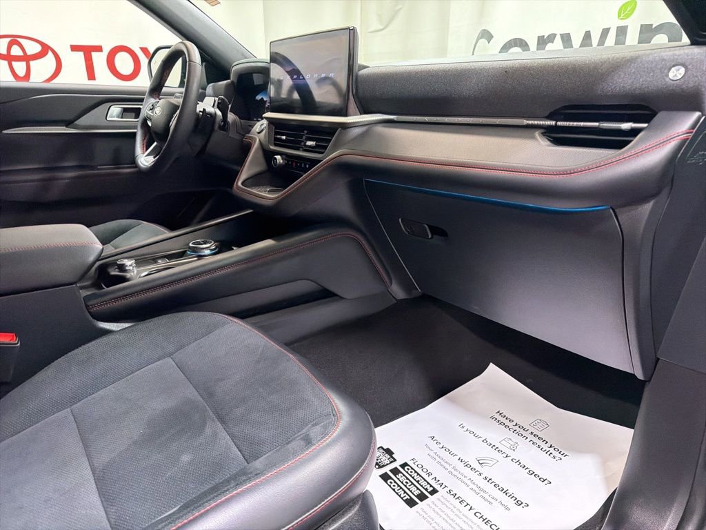 Used 2025 Ford Explorer ST image 11