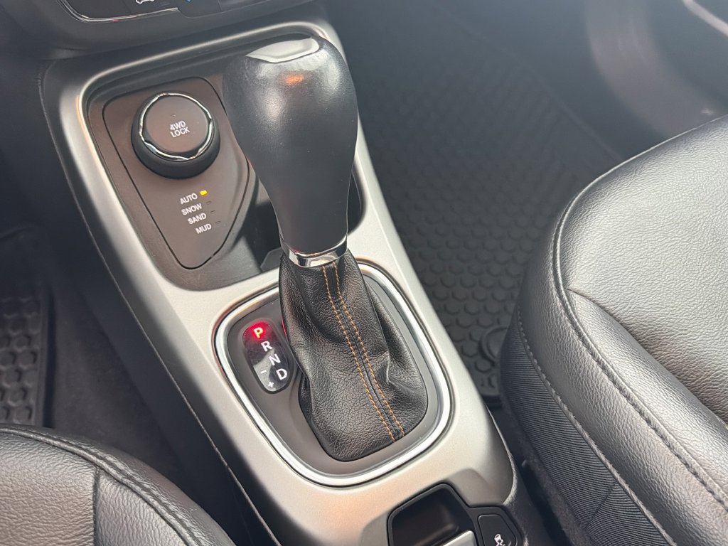 Used 2018 Jeep Compass Latitude w/ Popular Equipment Group AWD/4WD image 31
