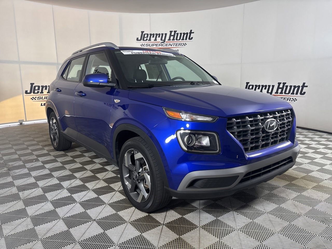 Used 2025 Hyundai Venue SEL FWD image 5
