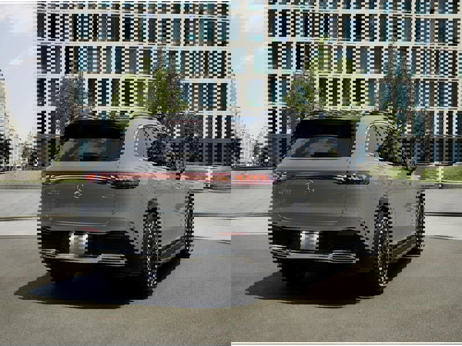 New 2026 Mercedes-Benz EQS 550 4MATIC SUV image 22