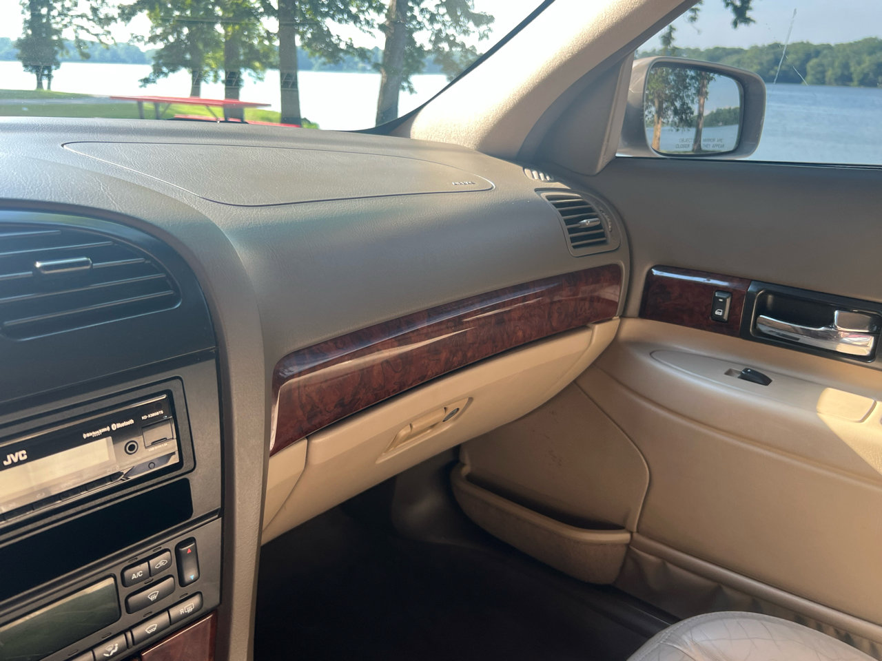 Used 2002 Lincoln LS image 25