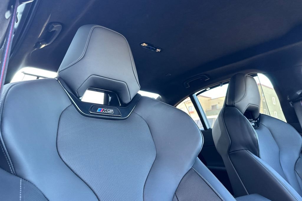 Used 2025 BMW M5 w/ Carbon Package image 17